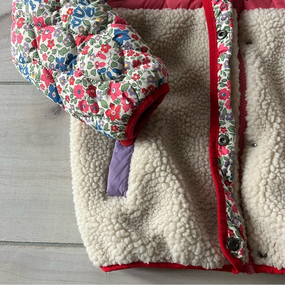 Mini Boden Floral & Cream Quilted Sherpa Hooded Jacket with Cotton Lining - Picture 2 of 5